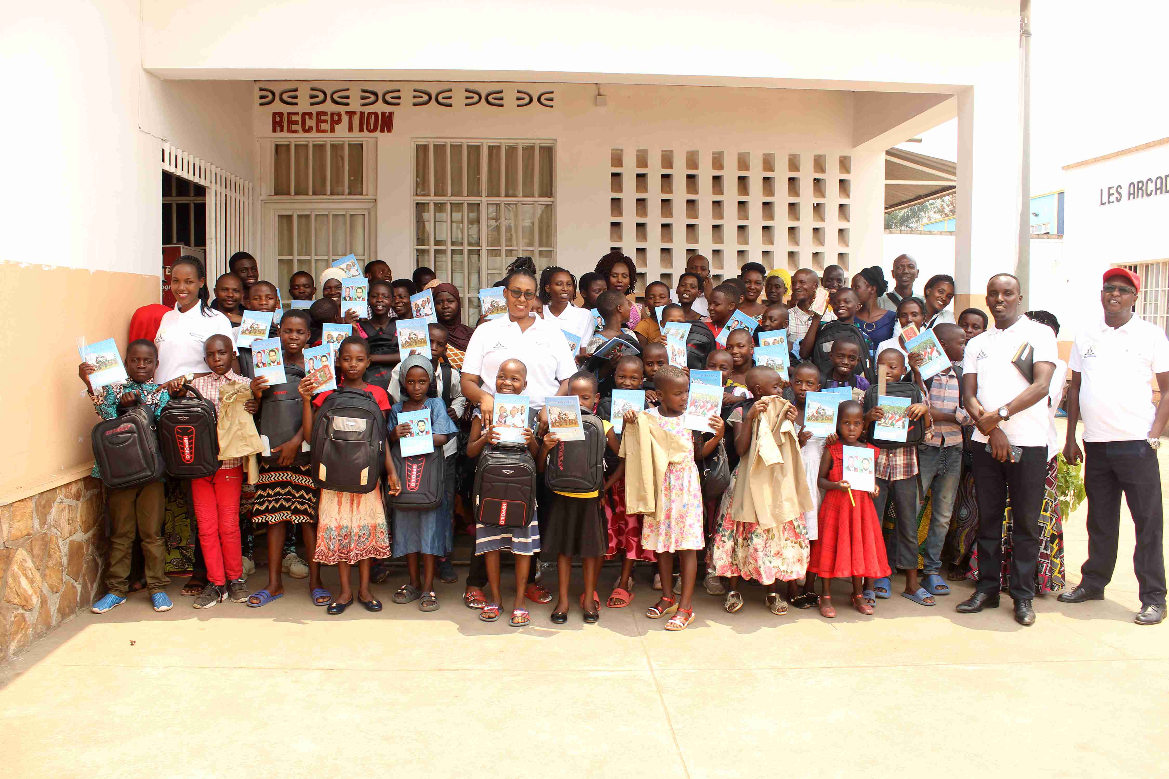 remise de materiel scolaire